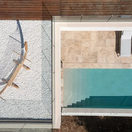 Sea Villa *